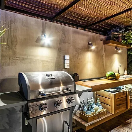 Halo 100m Next To The With Private Pool Villa